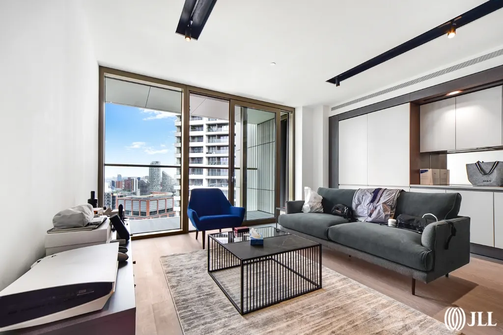 Flat Harbord Square in Greater London
