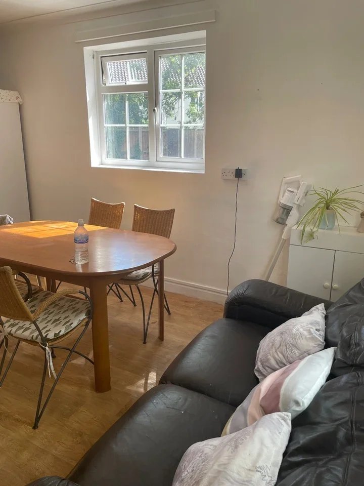 Room Harbord Road in Norwich