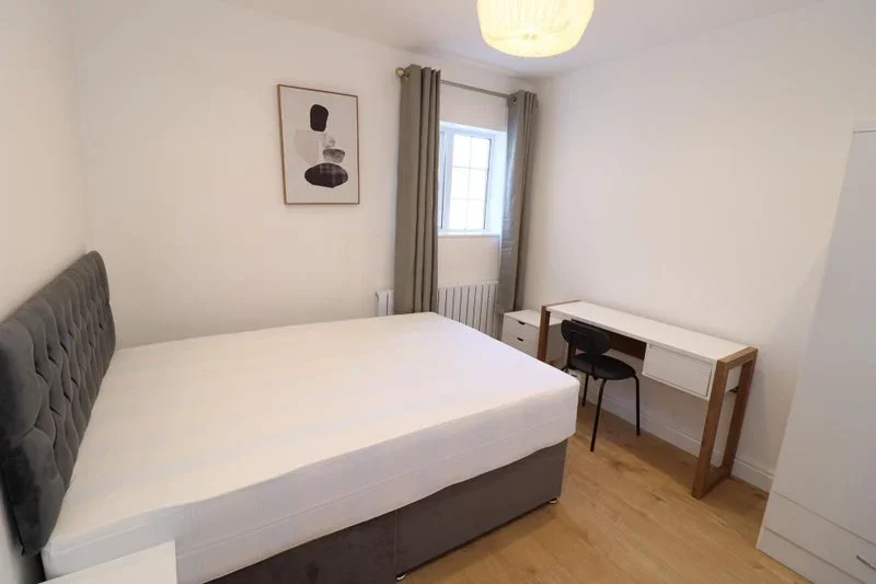 Room Globe Road in Greater London
