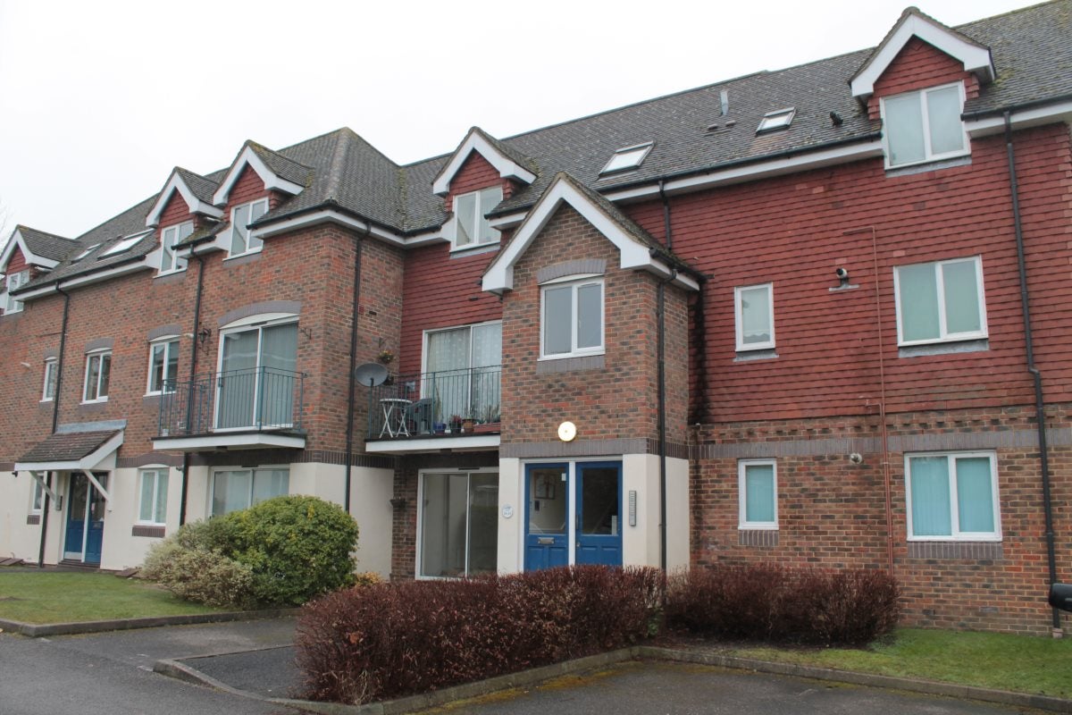 Flat Ladbroke Road in Reigate and Banstead
