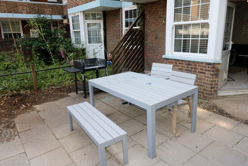 Room Emlyn Gardens in Greater London