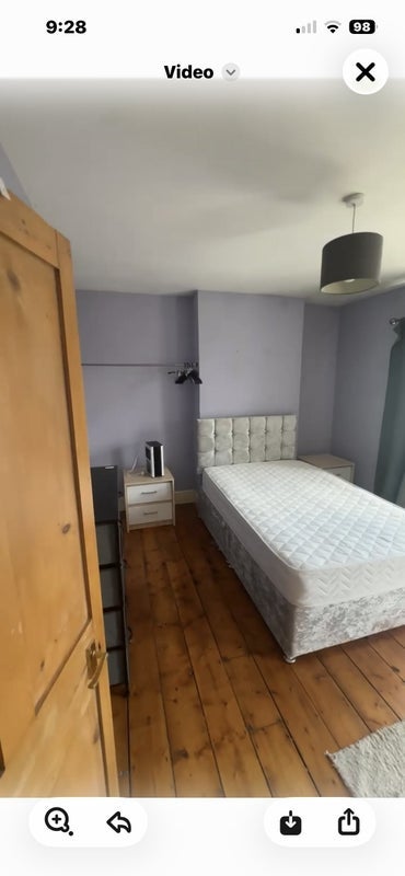Room Whitchurch Place in Cardiff