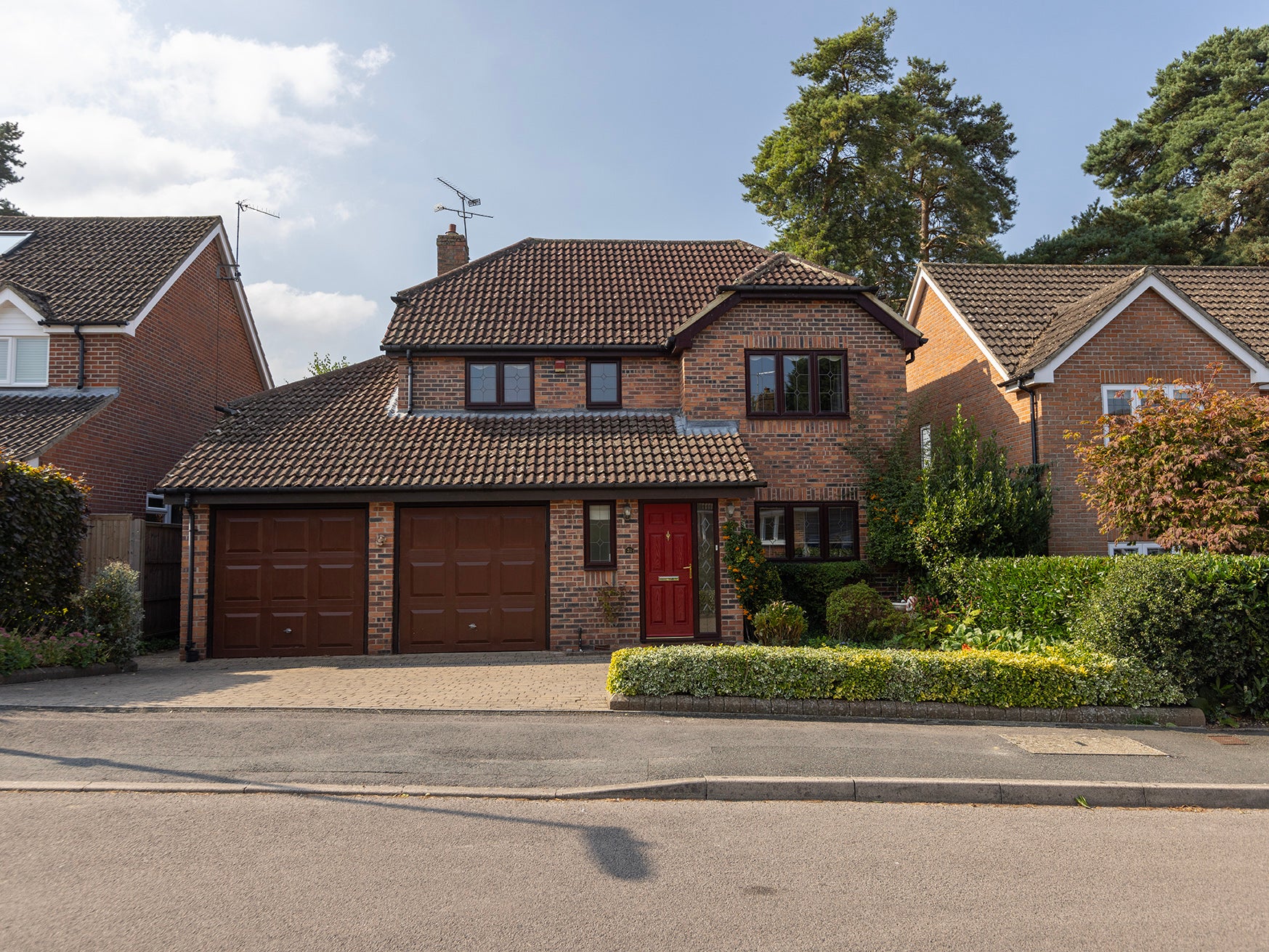 House Barberry Close in Hart