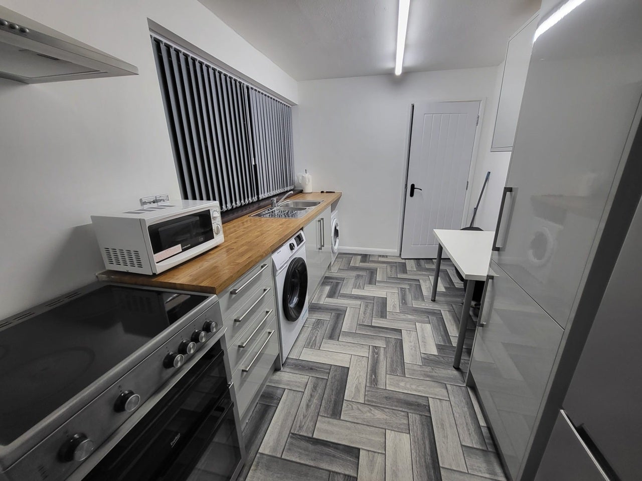 Room Blackhorse Road in Coventry