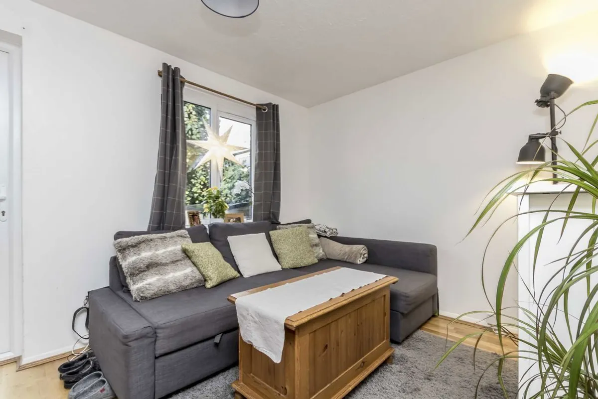 House Archer Close in Greater London