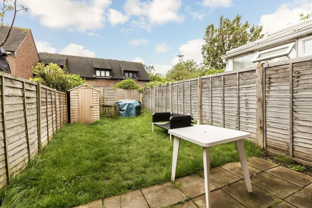 House Archer Close in Greater London