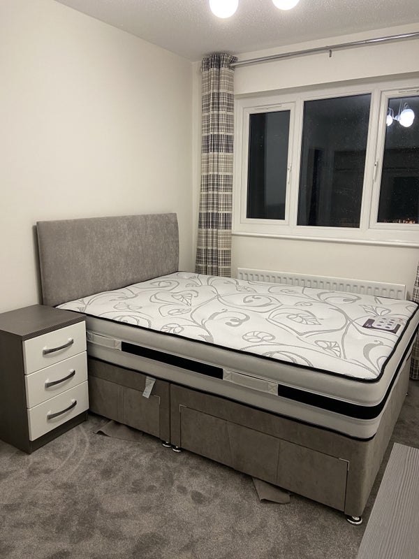 Room Eremon Close in Liverpool
