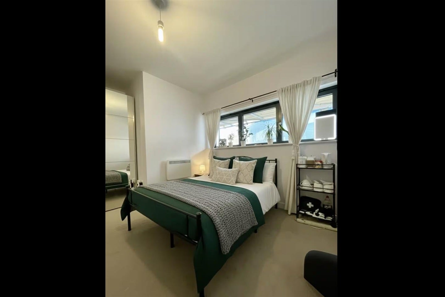 Flat Drayton Park in Greater London