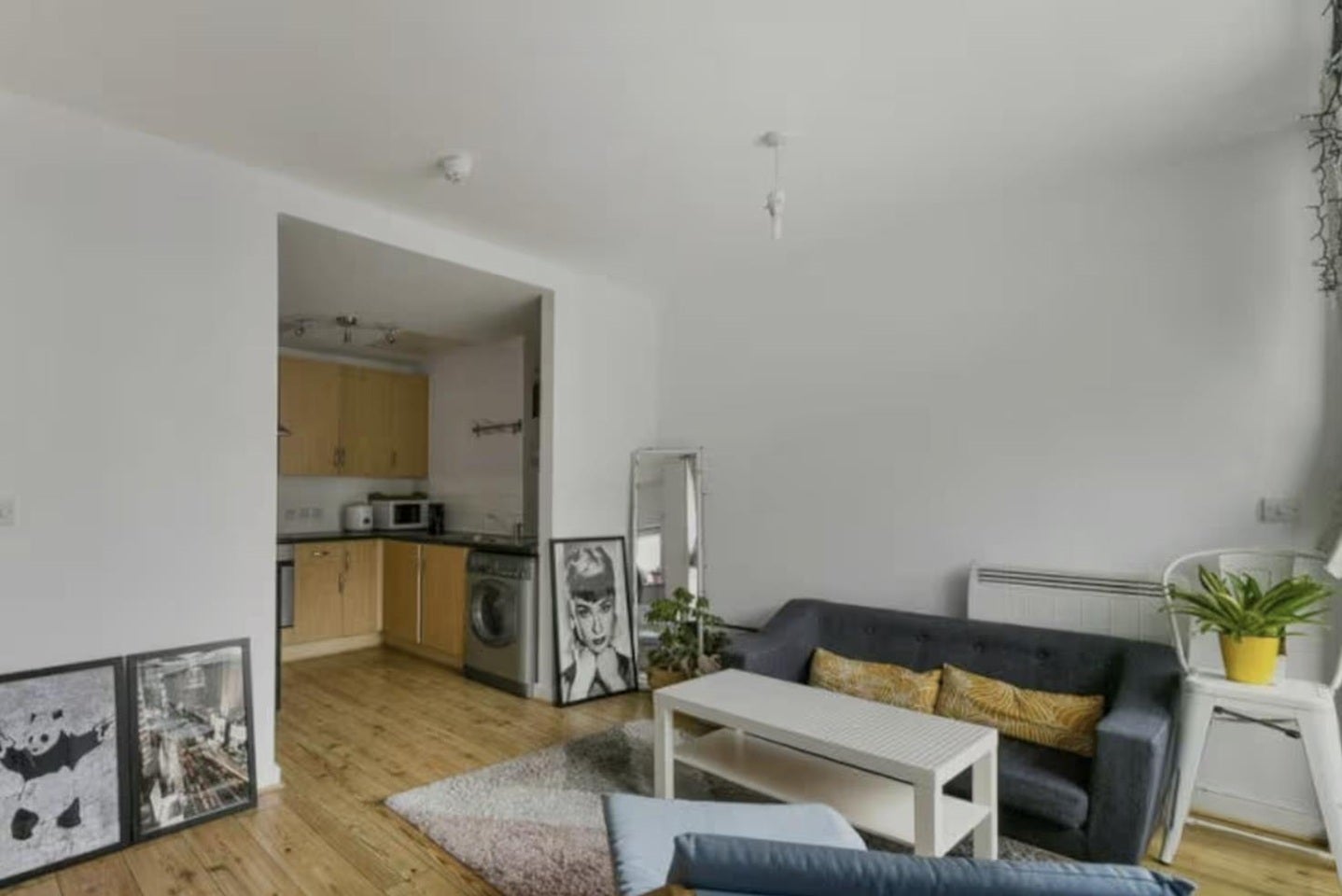 Flat Drayton Park in Greater London
