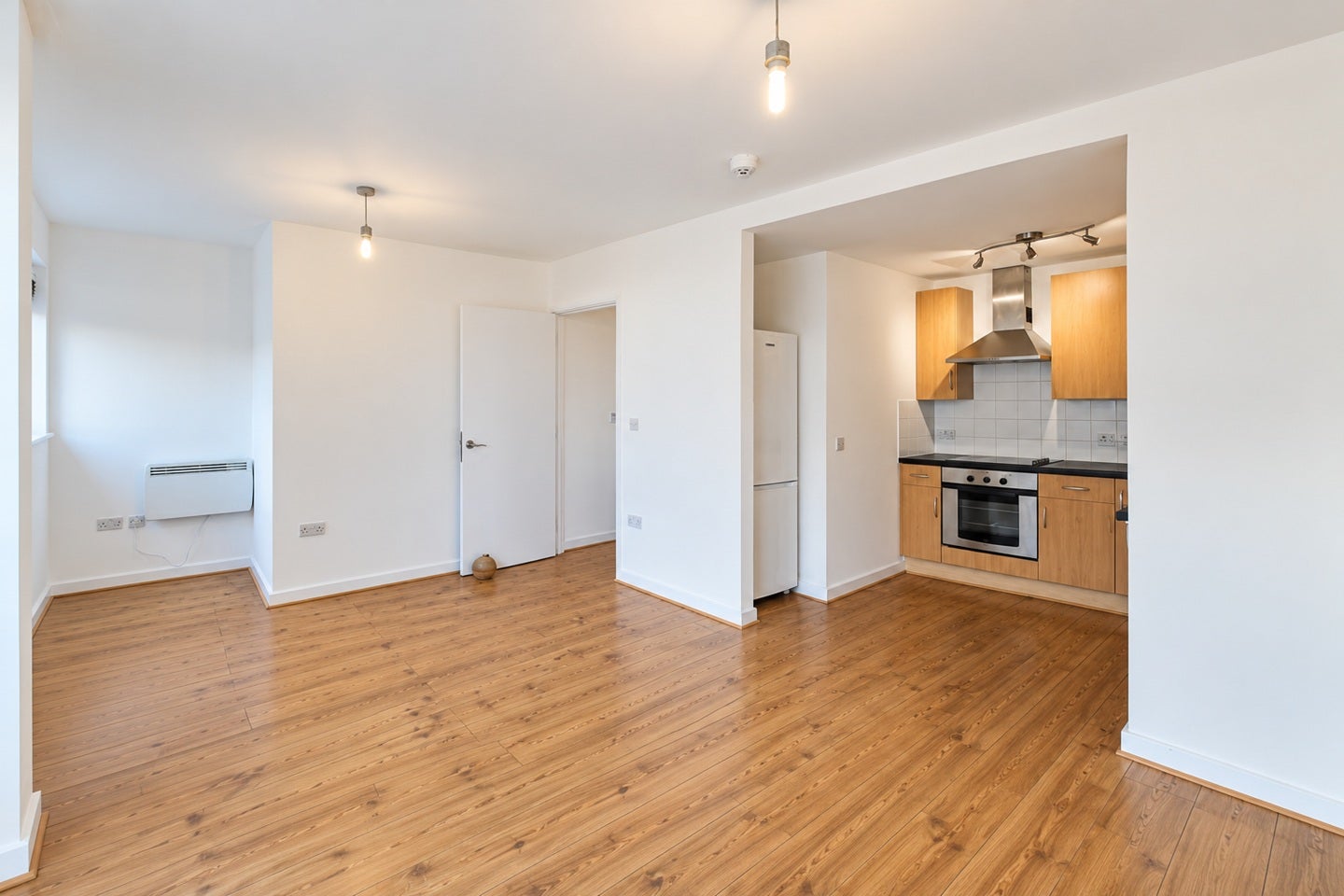 Flat Drayton Park in Greater London