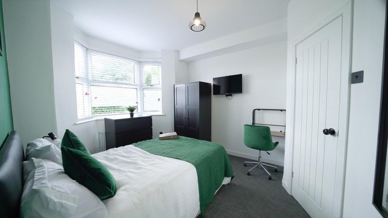 Room Marlborough Road in Gillingham