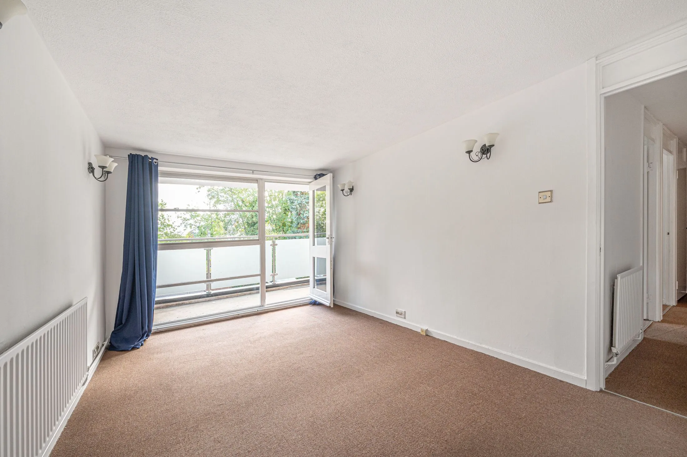 Flat Fairview Court in Greater London