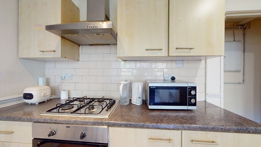 Flat Gerridge Street in Greater London
