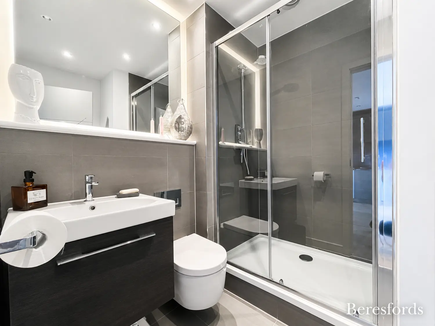 Flat Collingwood Road in Witham