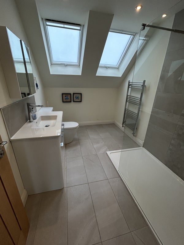 Room Hallam Grange Crescent in Sheffield