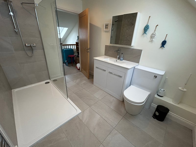 Room Hallam Grange Crescent in Sheffield