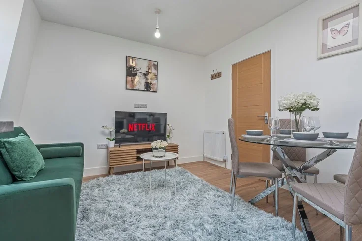 Flat Manbey Grove in Greater London