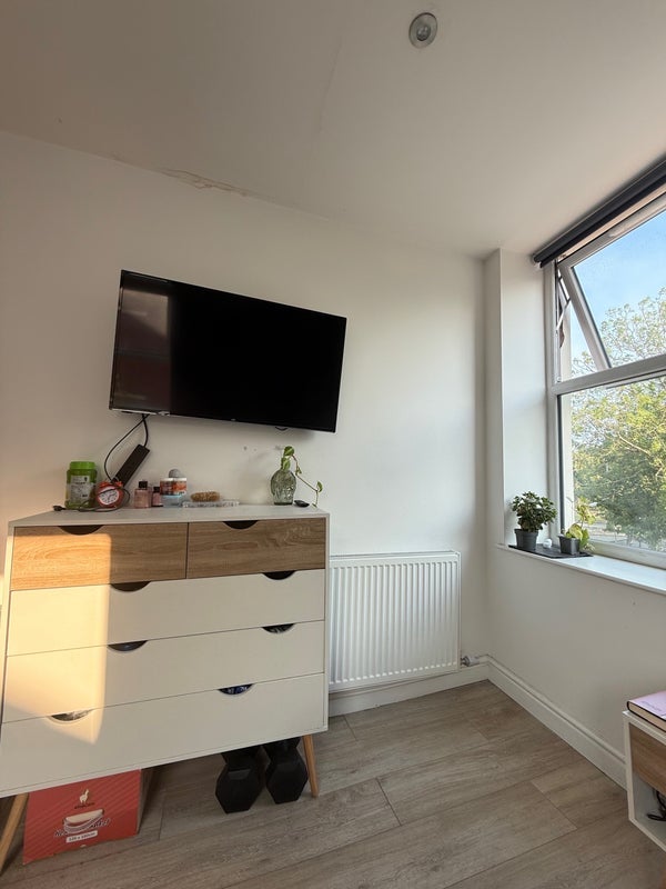 Room Old Cross Street in Tameside