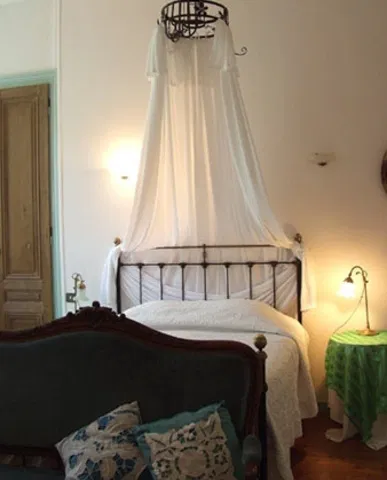 Room D 1075 in Morestel