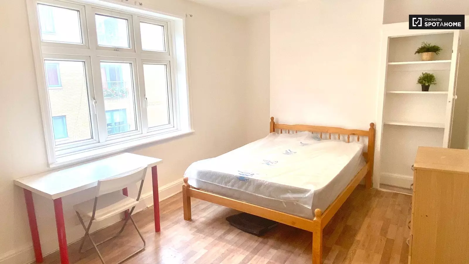 Flat Vestry Street in Greater London