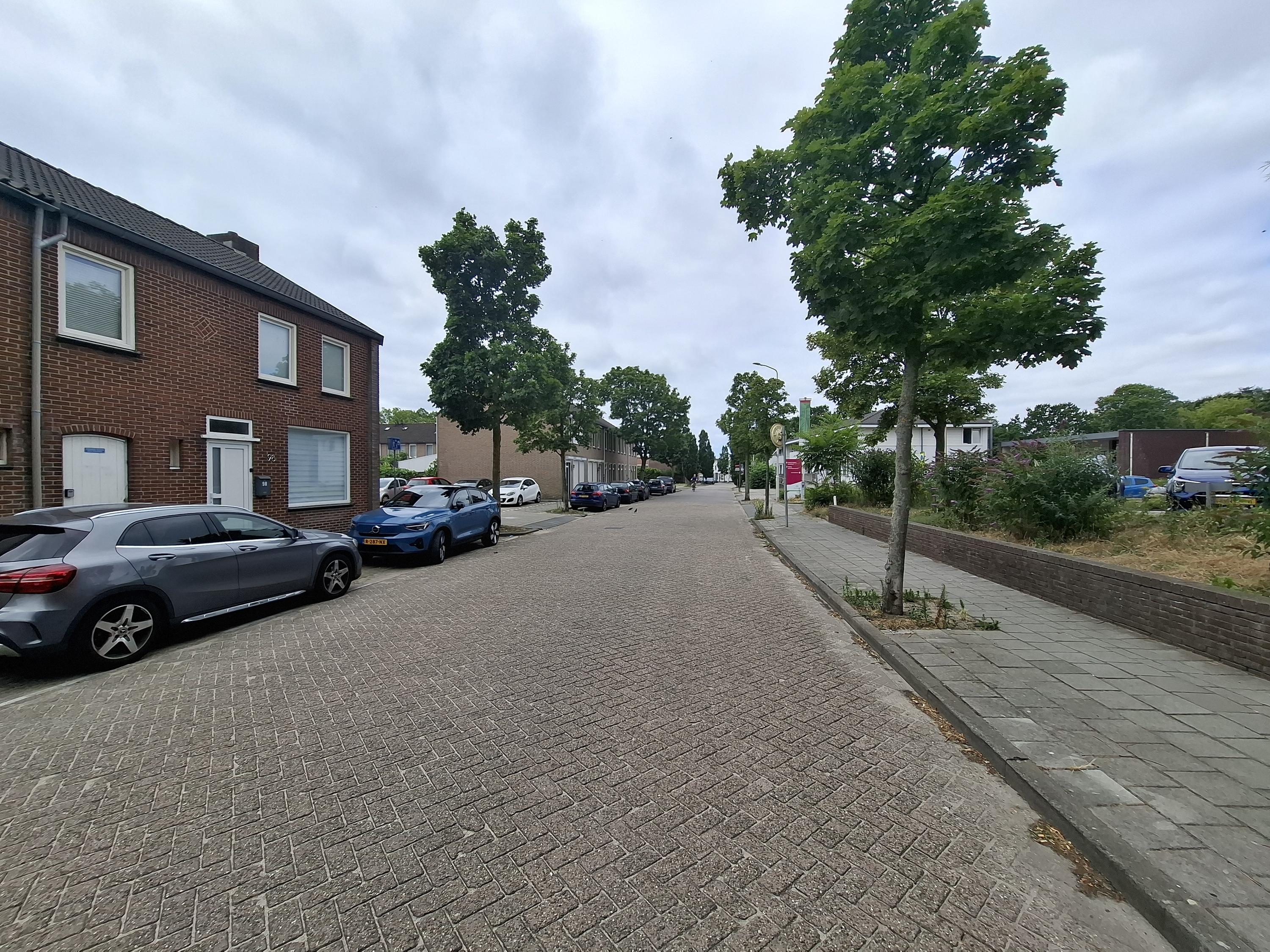 Twee-onder-één-kap te koop: Kalsdonksestraat 100, Roosendaal