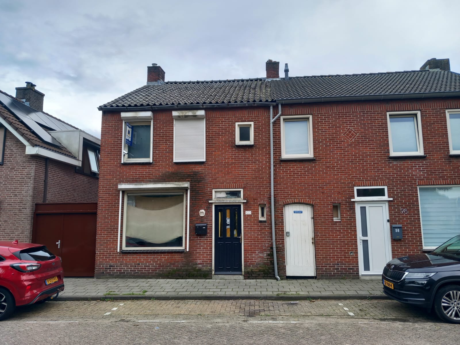 Twee-onder-één-kap te koop: Kalsdonksestraat 100, Roosendaal