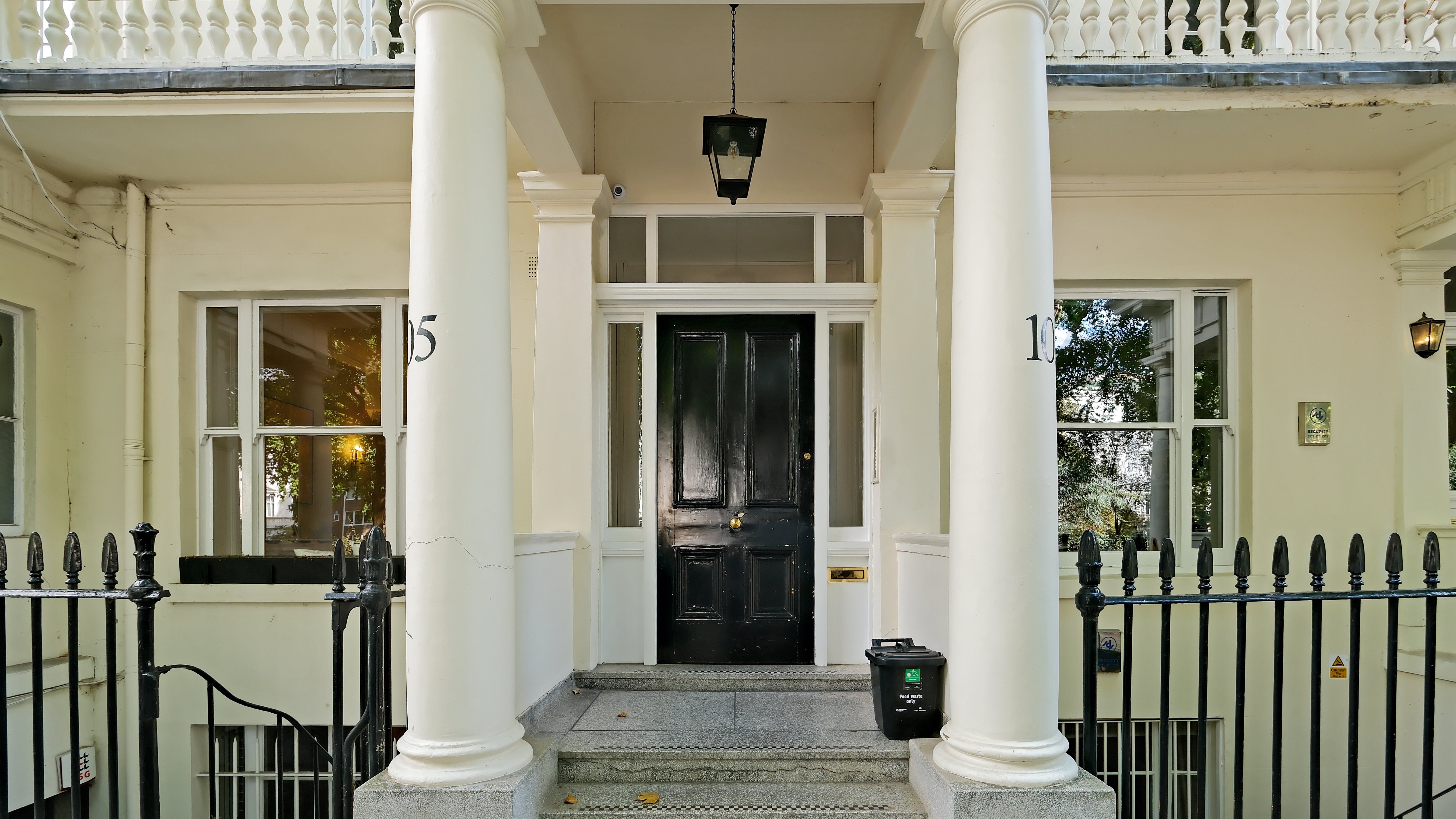 Flat St George's Square in City of Westminster