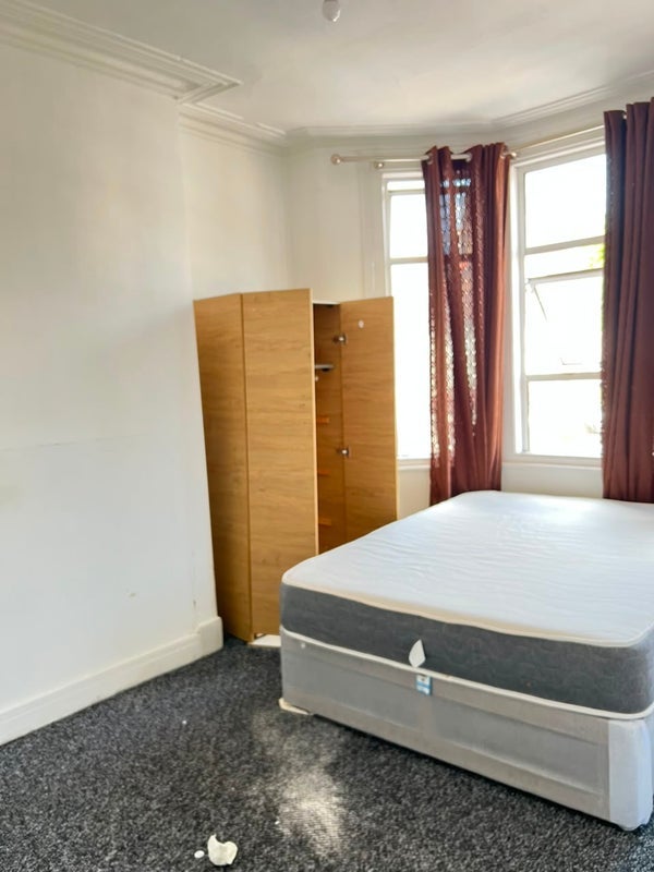 Room Browning Road in Greater London
