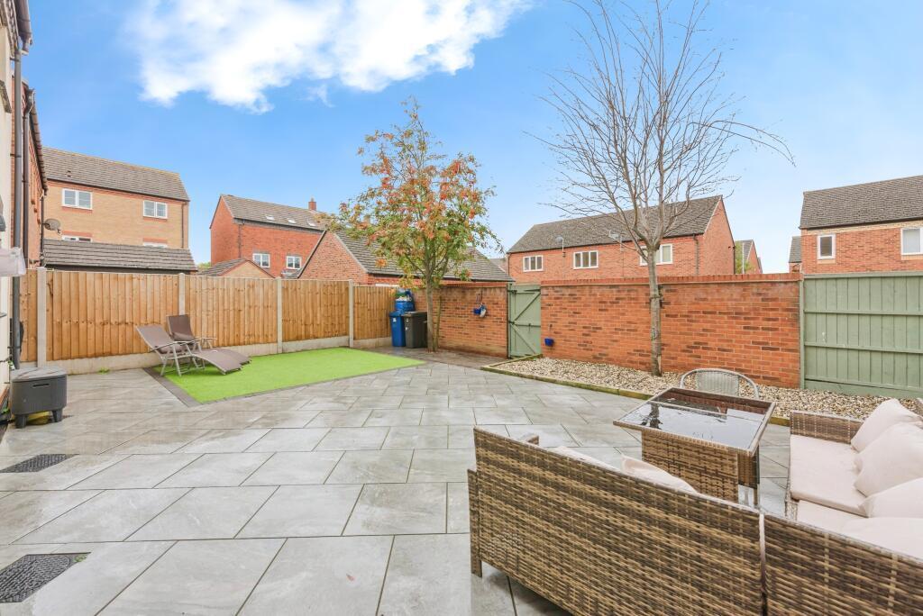 Flat Pewter Court in Tamworth