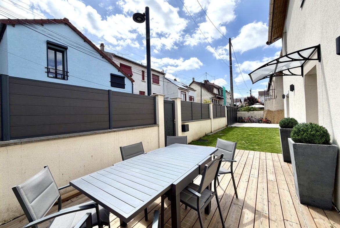 House Rue de la République in Romainville