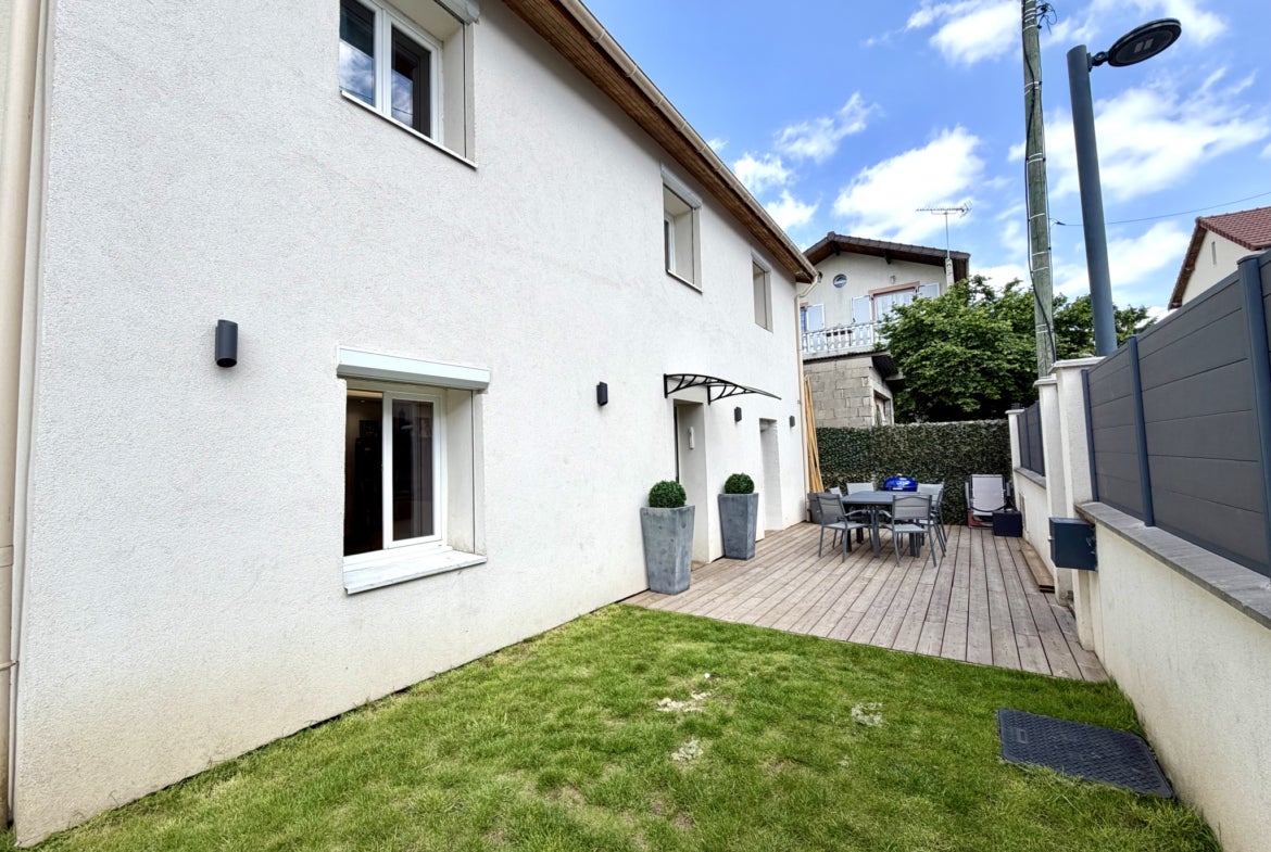 House Rue de la République in Romainville