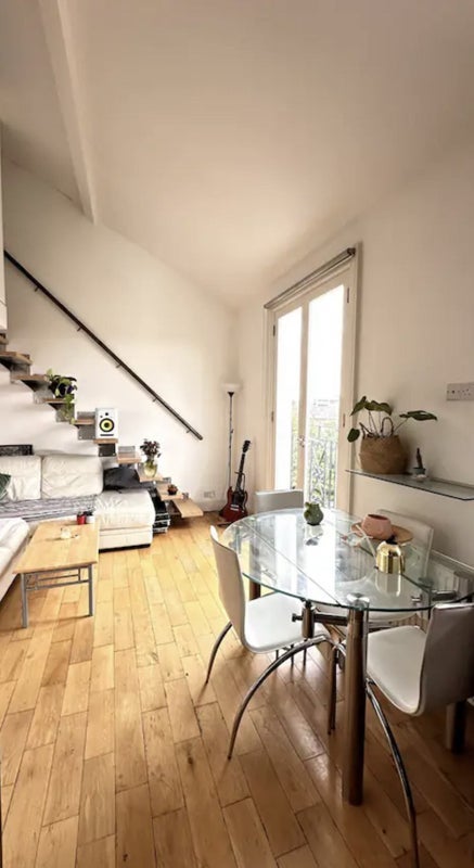 Room St Paul's Crescent in Greater London