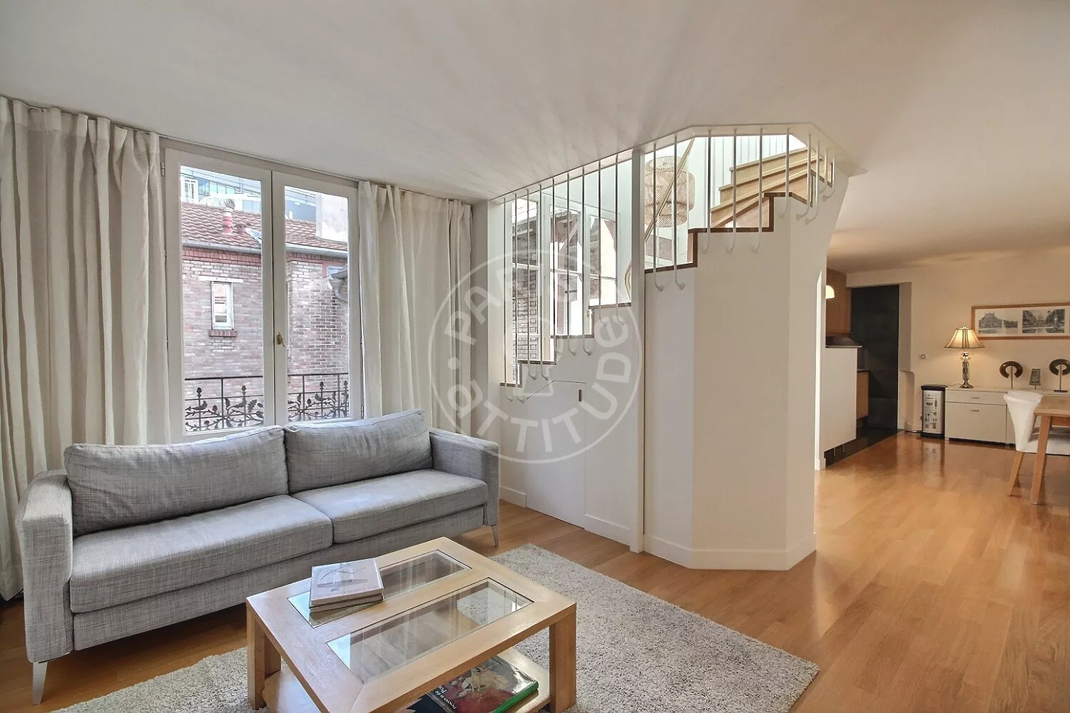 Flat Rue des Poissonniers in Neuilly-sur-Seine