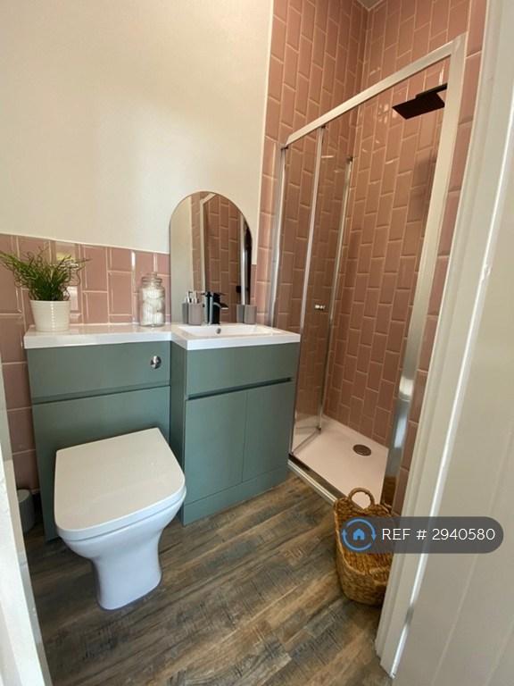 Room Derwent Street in Stockton-on-Tees
