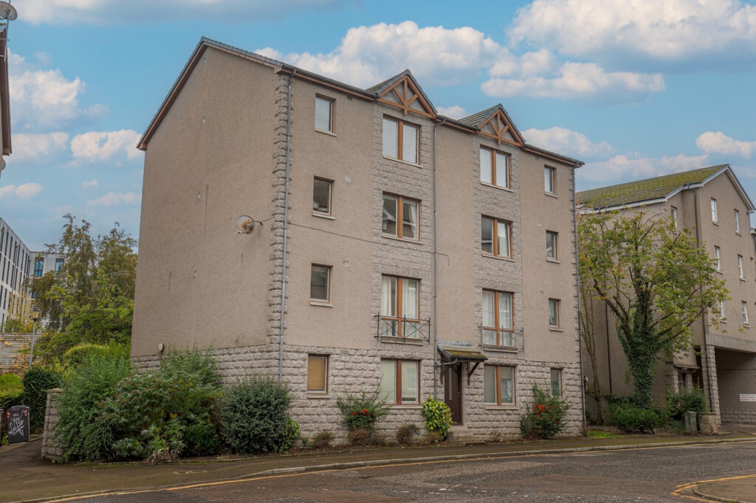 Flat Willowbank Road in Aberdeen City
