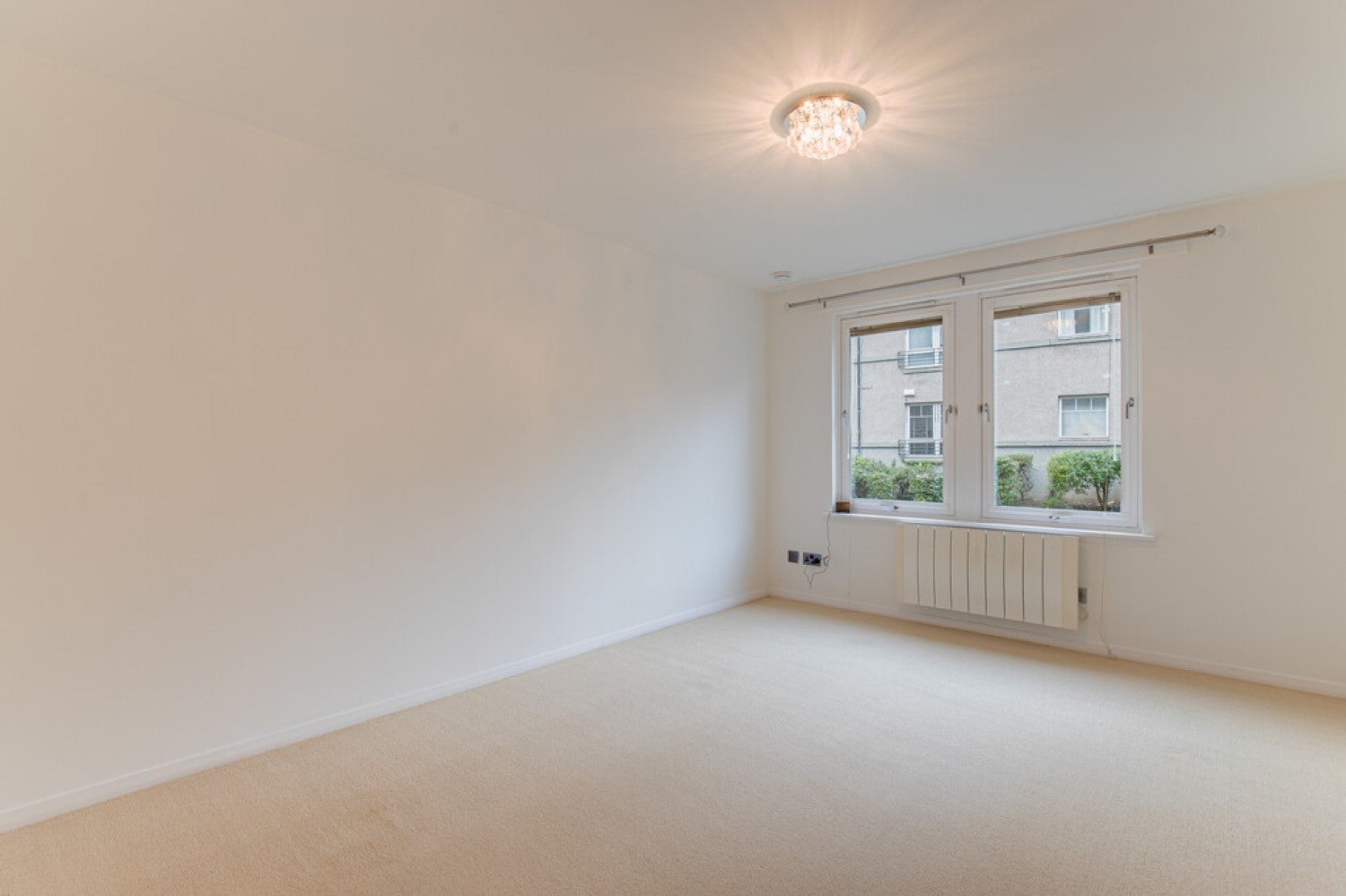 Flat Willowbank Road in Aberdeen City