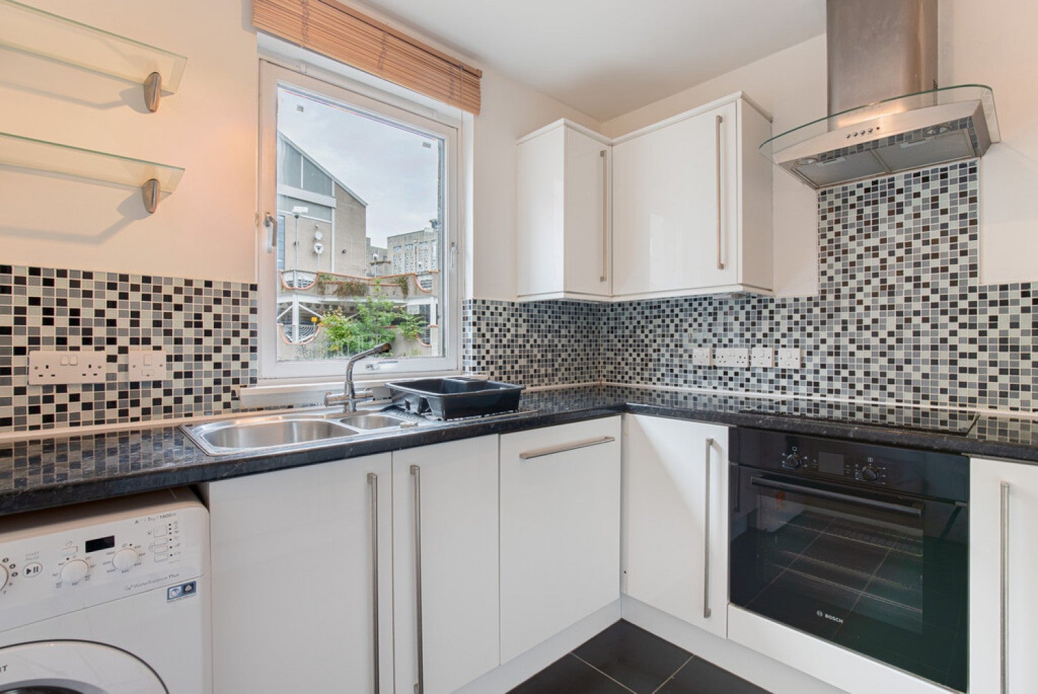 Flat Willowbank Road in Aberdeen City