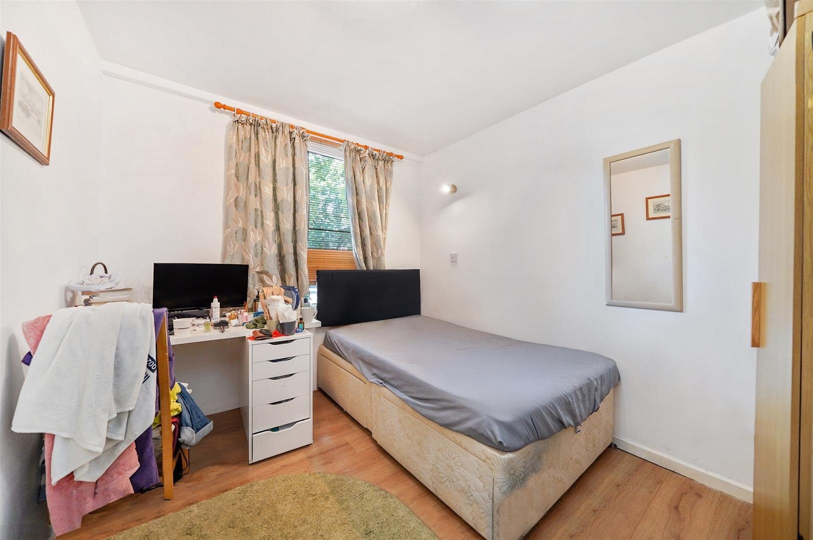 Flat Nash Street in Greater London
