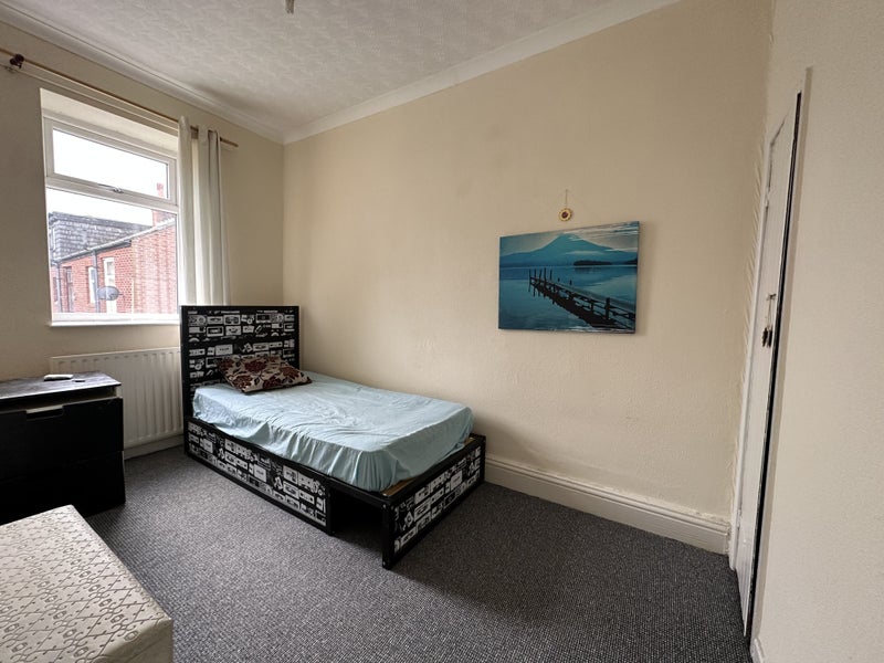 Room Tweedale Street in Rochdale