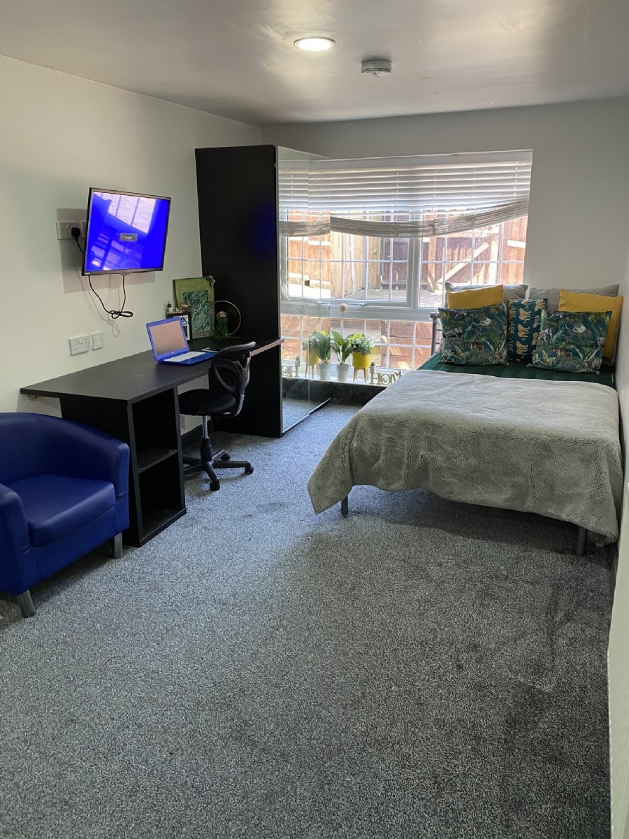 Flat Riseley Crescent in Birmingham