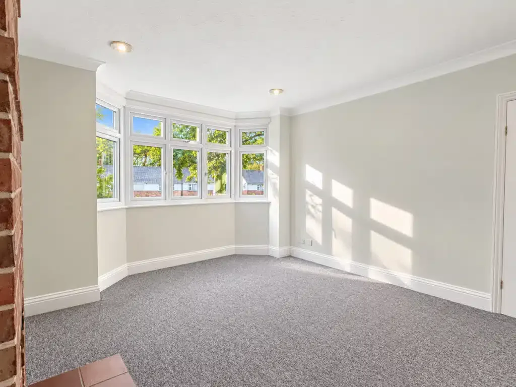 Flat Ringwood Road in Ferndown