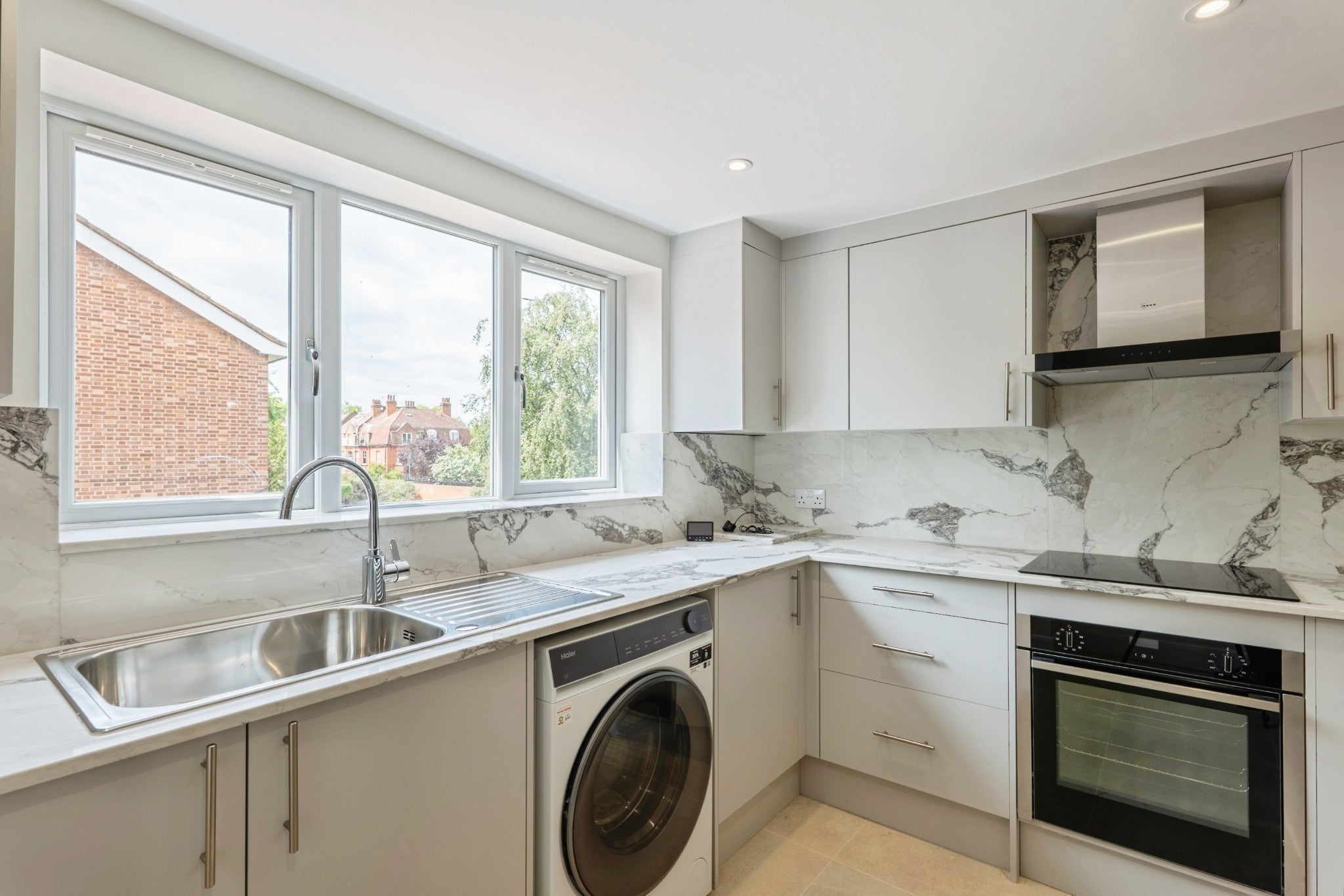 Flat Salusbury Road in Greater London