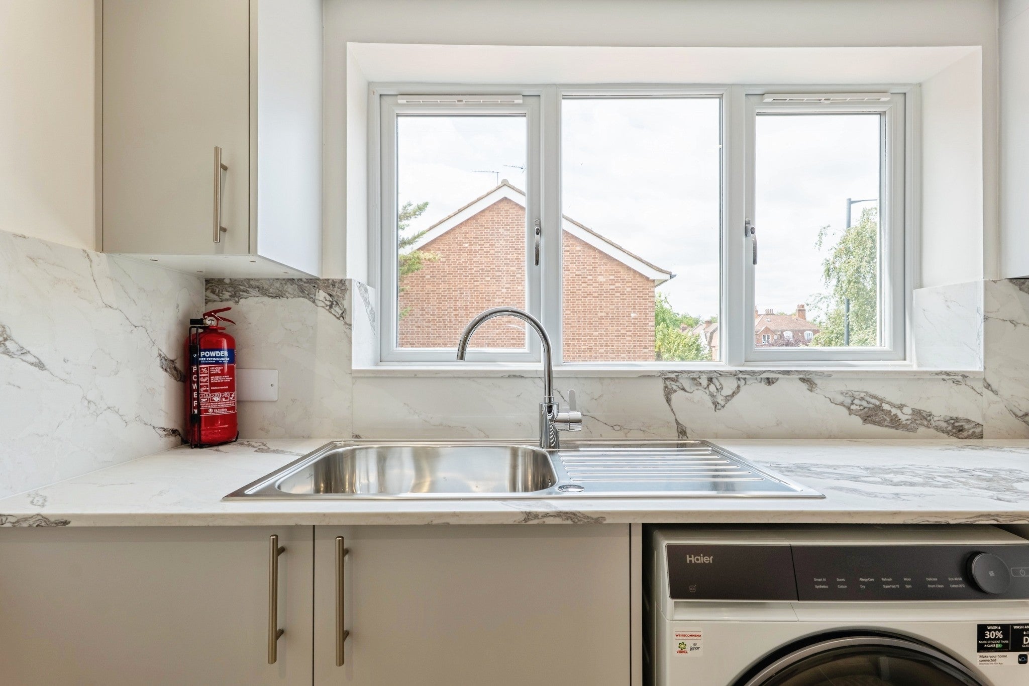 Flat Salusbury Road in Greater London