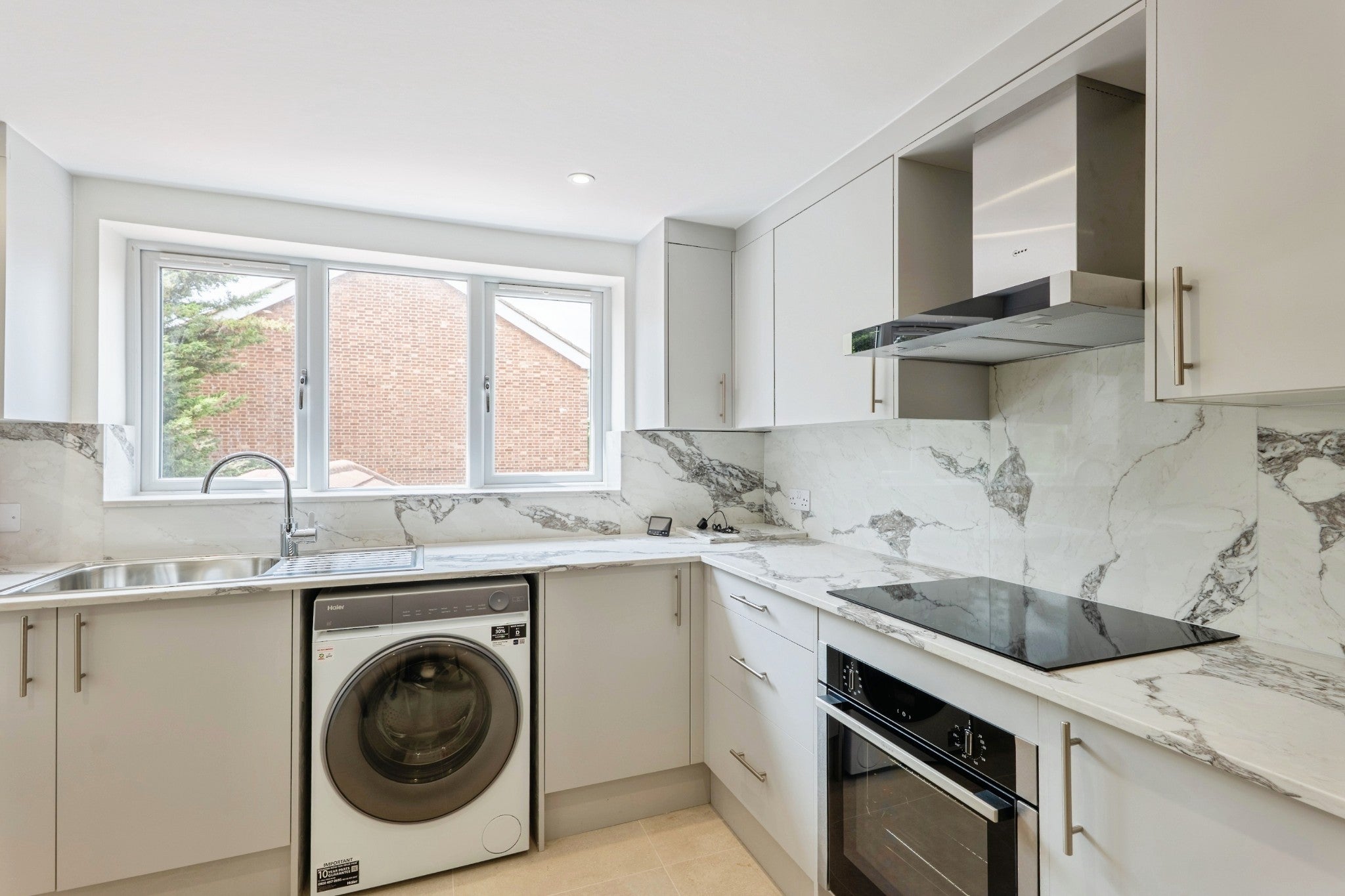 Flat Salusbury Road in Greater London