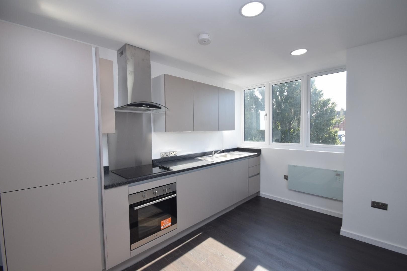 Flat Gildredge Road in Eastbourne
