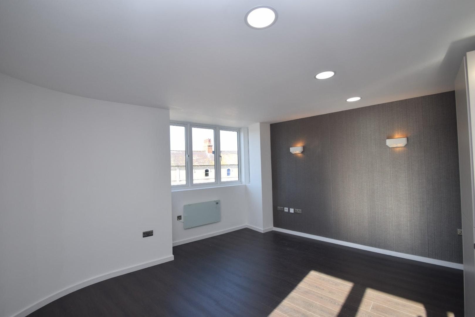Flat Gildredge Road in Eastbourne
