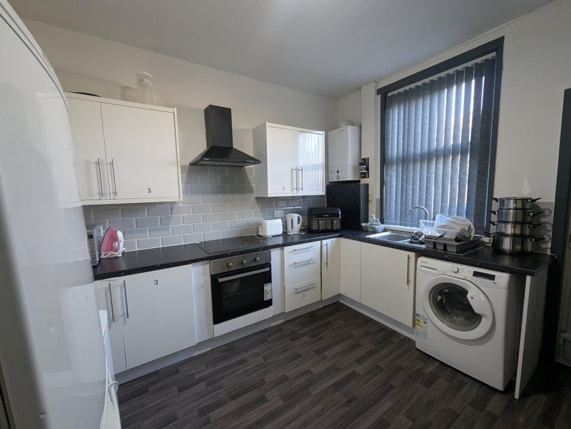 Room Birch Street in Tameside