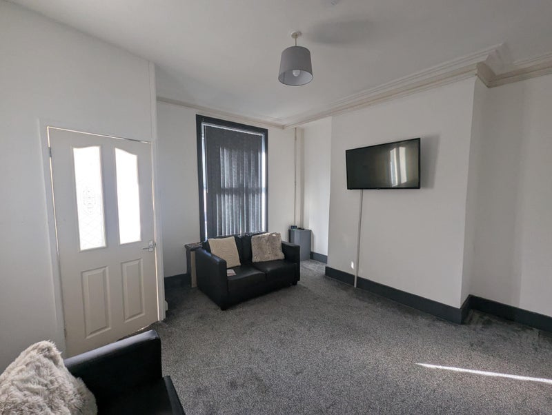 Room Birch Street in Tameside