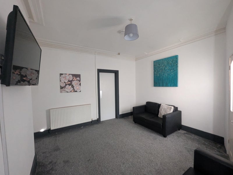 Room Birch Street in Tameside