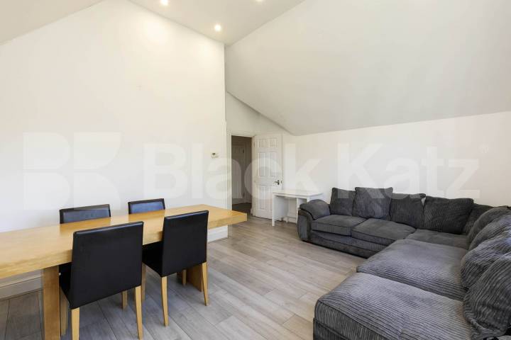 Flat Iverson Road in Greater London